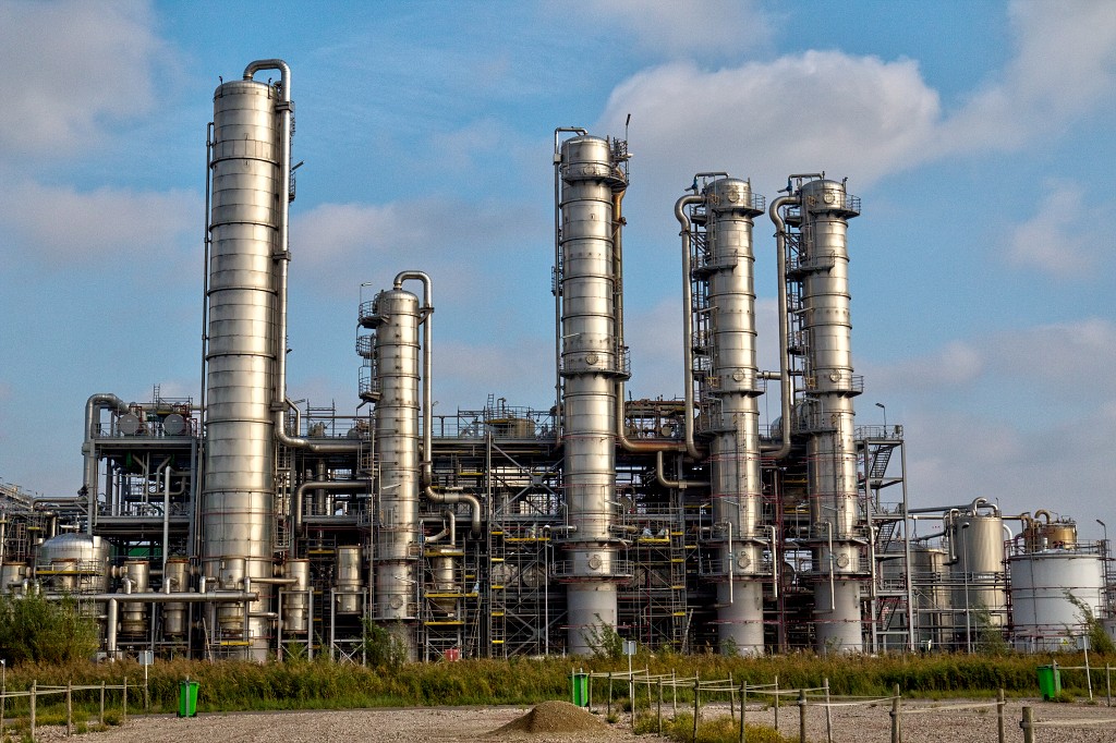 industrie europoort botlek rotterdam hdr haven industriegebied centrale maasvlakte energie opslag overslag